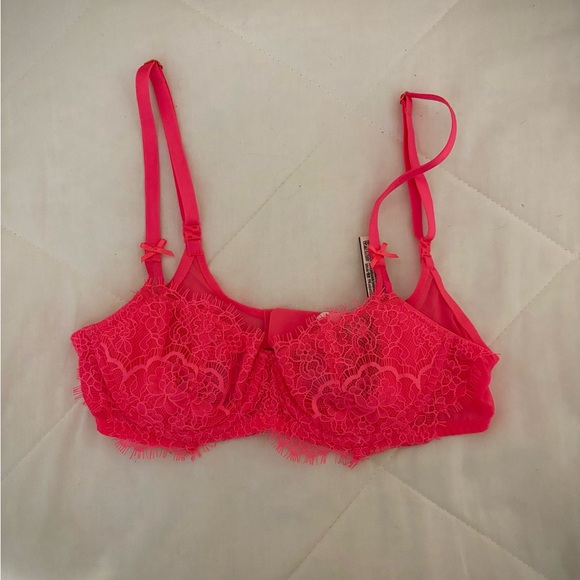 Victoria's Secret Pink and Red Heart Bra Set - Picture 2 of 8